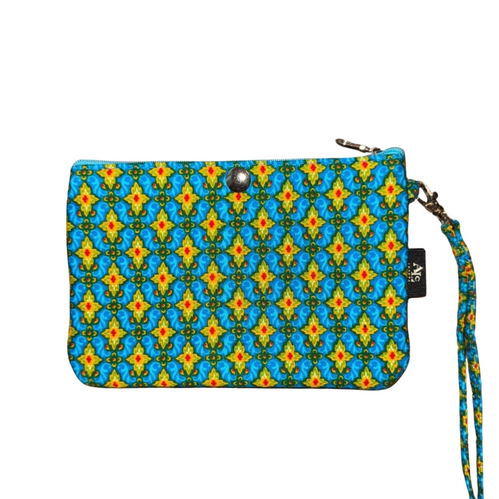 Cute Patterned Wristlet - Picture 2 of 4